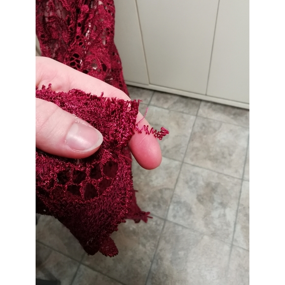 Wine red lace dress size 6-8 - Picture 7 of 7